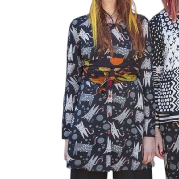 Gudrun Sjoden Black Red Cat Print Button Front Long Sleeve Tunic Top - Picture 1 of 10